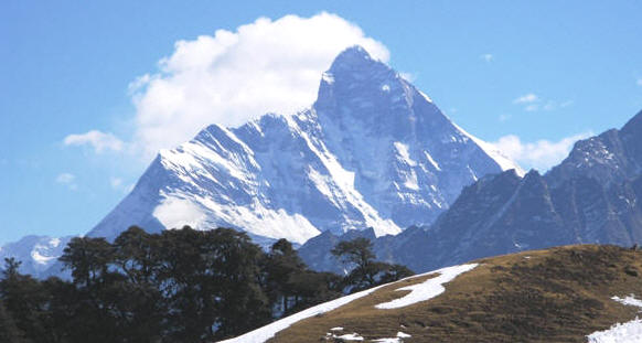 nandadevi trek in himalaya